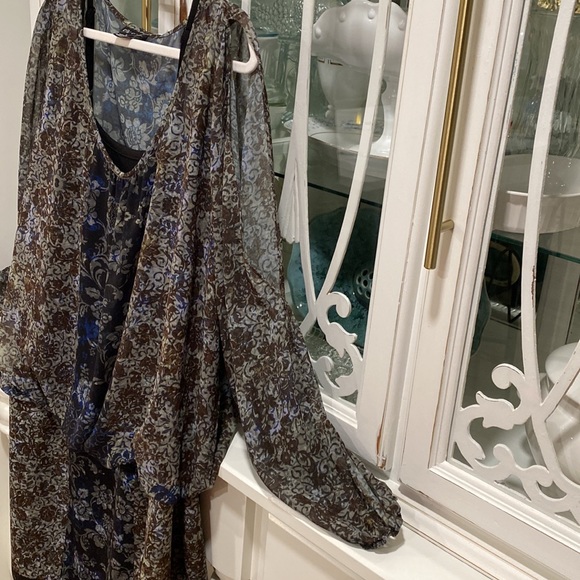 161. City Chic Dress Oversized floral open sleeve sheer top w/ zipper on skirt - Picture 2 of 11